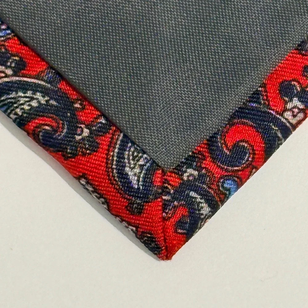 Italy Silk Paisley Necktie Red Blue Intricate Pattern 3.75 Inch Mens Tie